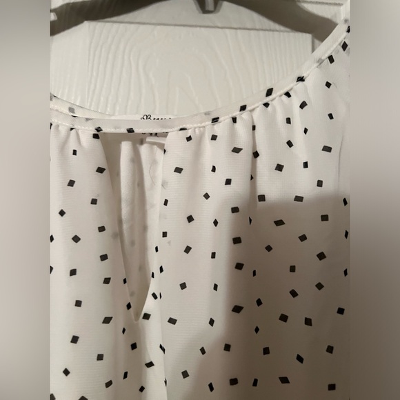 Ivory/off white blouse with black polka dots size large. Brand new but no tags. - Picture 2 of 7